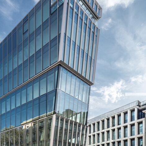 CW 50-HI Muros cortina - The Nest situado en Warsaw, Polonia