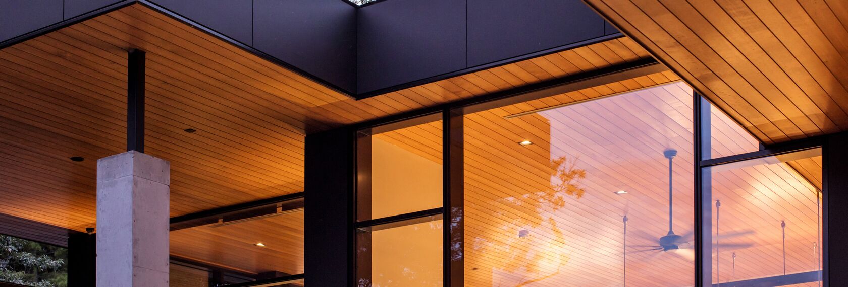 ConceptWall 50 Muros cortina, ConceptFolding 77 Puertas correderas y plegables, ConceptSystem 77 Ventanas y ConceptSystem 77 Puertas - House South Water Flats situado en Kempenfelt Bay, Canadá