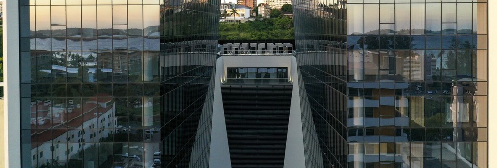 ConceptWall 50 Muros cortina - Energy Towers situado en Maputo, Moçambique