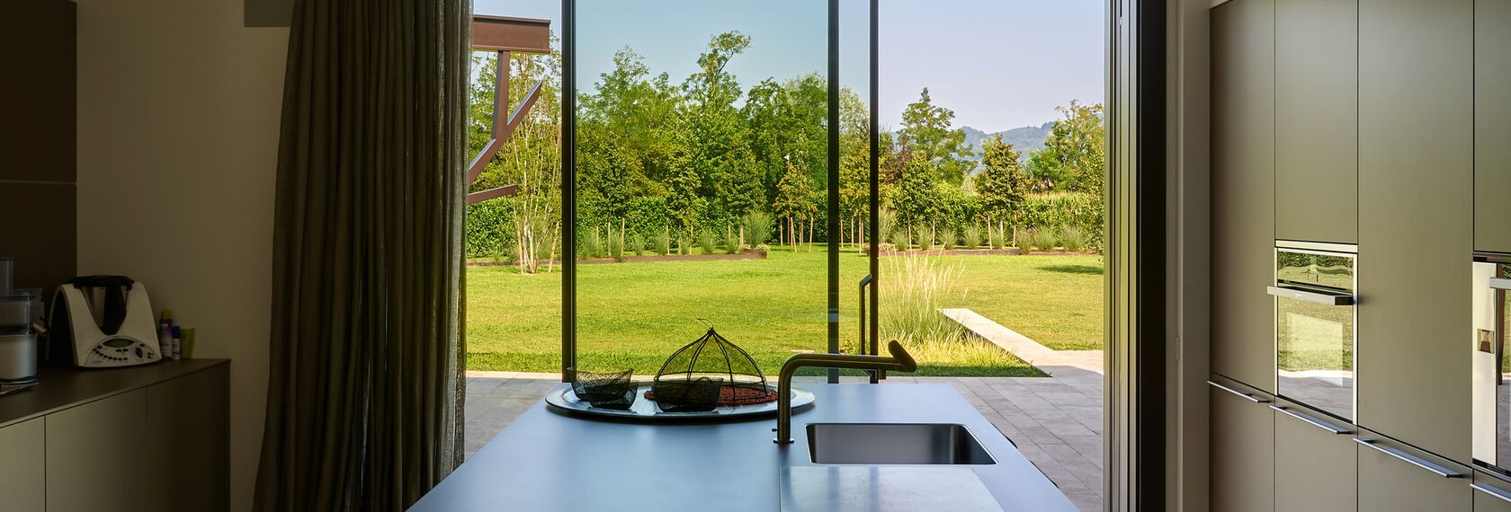 HiFinity Puertas correderas y plegables - House Villa Hi-Finity Bergamo situado en Bergamo, Italia