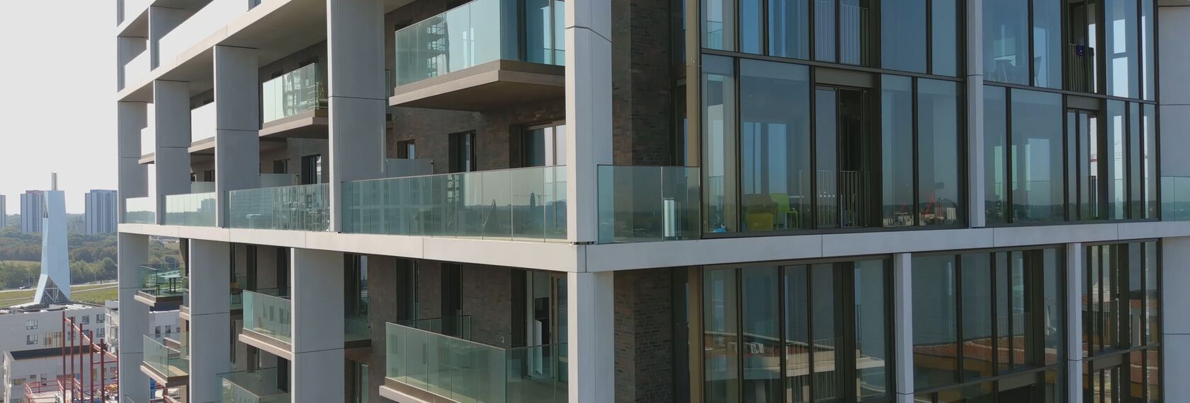 ConceptWall 60 Muros cortina y MasterLine 8 HI+ Ventanas - Scheldezicht situado en Antwerp, Bélgica