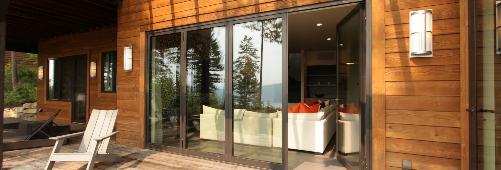 SlimLine 38 Ventanas, ConceptFolding 77 Puertas correderas y plegables, CS 77 Standard Puertas y CS 77 Puertas - Iron Horse situado en Kalispell, Estados Unidos de América