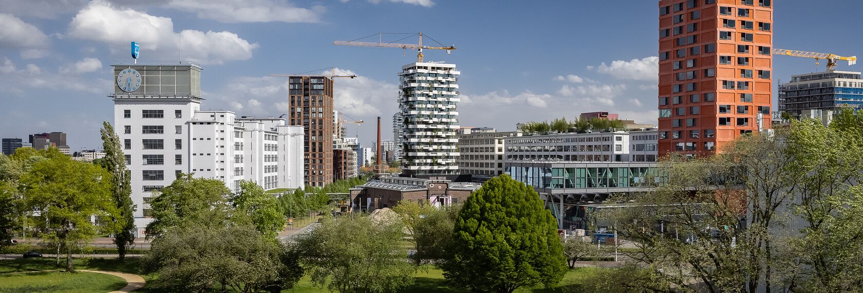 SlimLine 38 Ventanas, SlimLine 38 Puertas y ConceptWall 50 Muros cortina - Trudo Toren Vertical Forest situado en Eindhoven, los Países Bajos