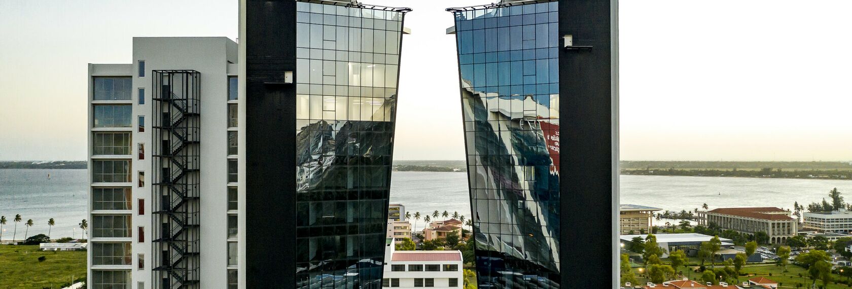 ConceptWall 50 Muros cortina - Energy Towers situado en Maputo, Moçambique