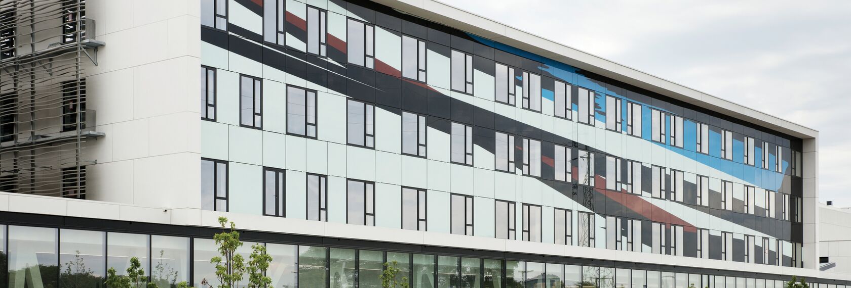 BriseSoleil 100 Protección solar y ConceptSystem 77 Ventanas - AZ Sint Maarten situado en Mechelen, Bélgica