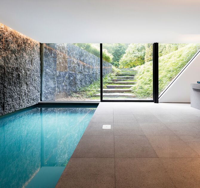 CP 130 Monorail Outside Glazed