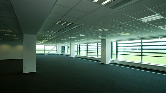 ConceptSystem 68 Ventanas, ConceptWall 50 Muros cortina y ConceptSystem 68 Puertas - Business center Brasov Business Park situado en Brasov, Rumania