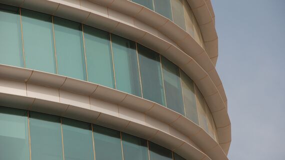 ConceptWall 50 Muros cortina y CW 50-HL Muros cortina - Office building Addax Tower situado en Seef Area, Bahrein