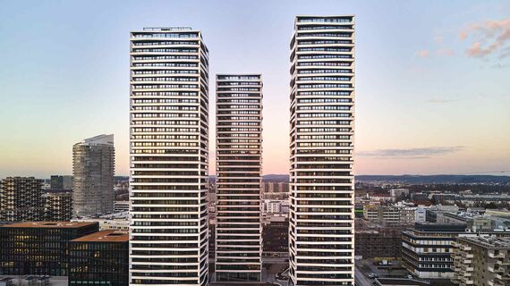MasterLine 8 Ventanas y MasterLine 8 Puertas - Three Point Dübendorf situado en Zürich, Suiza