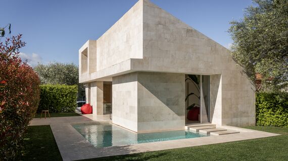SlimLine 38 Ventanas, SlimLine 38 Puertas y ConceptPatio 130 Puertas correderas y plegables - Stone House situado en Fiano Romano, Italia