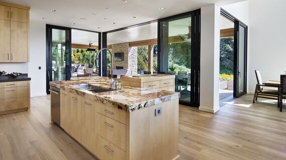 ConceptSystem 68 Ventanas y ConceptWall 50 Muros cortina - House Joie de Vivre (Street of Dreams) situado en Portland, Estados Unidos de América