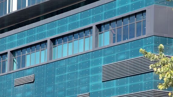 ConceptSystem 77 Puertas, ConceptWall 50 Muros cortina y ConceptSystem 77 Ventanas - Business center 101 Tower situado en Kiev, Ucrania