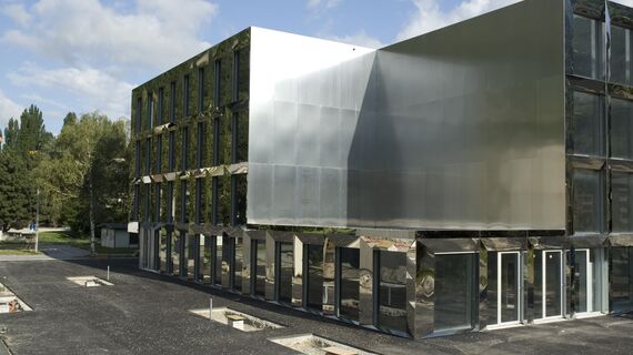 ConceptWall 50 Muros cortina - College/University Technical Vocational School Visp situado en Visp, Suiza