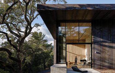  Moderna villa de hormigón en el bosque