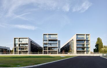 ConceptWall 86 Muros cortina, ThermoSystem 68 Ventanas, ConceptWall 50 Muros cortina y TS 68-HV Ventanas - Office building Jardins du Lou situado en Lyon, Francia