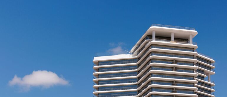 ConceptWall 60 Muros cortina, ConceptSystem 77 Puertas y CW 60 Hidden Vent Muros cortina - Infinity situado en Lisbon, Portugal